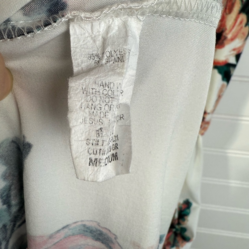 Reborn J women’s boutique white & floral buttery soft midi dress. Size Medium - Picture 4 of 4